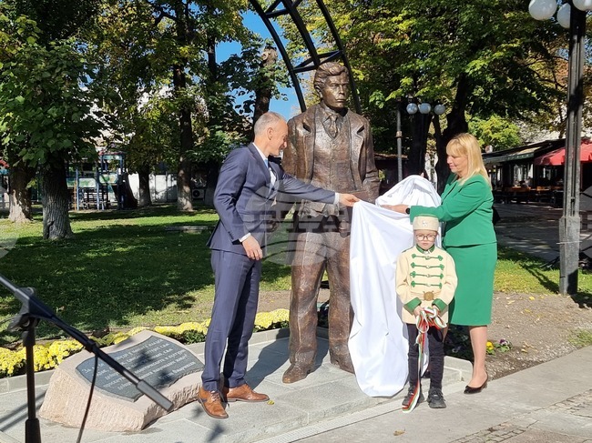 Средствата за образование ще нараснат и ще позволят увеличение на възнагражденията, каза в Нова Загора министър Красимир Вълчев