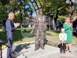 Нова Загора - паметник на Стоян Омарчевски - откриване
