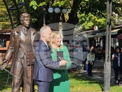 Нова Загора - паметник на Стоян Омарчевски - откриване