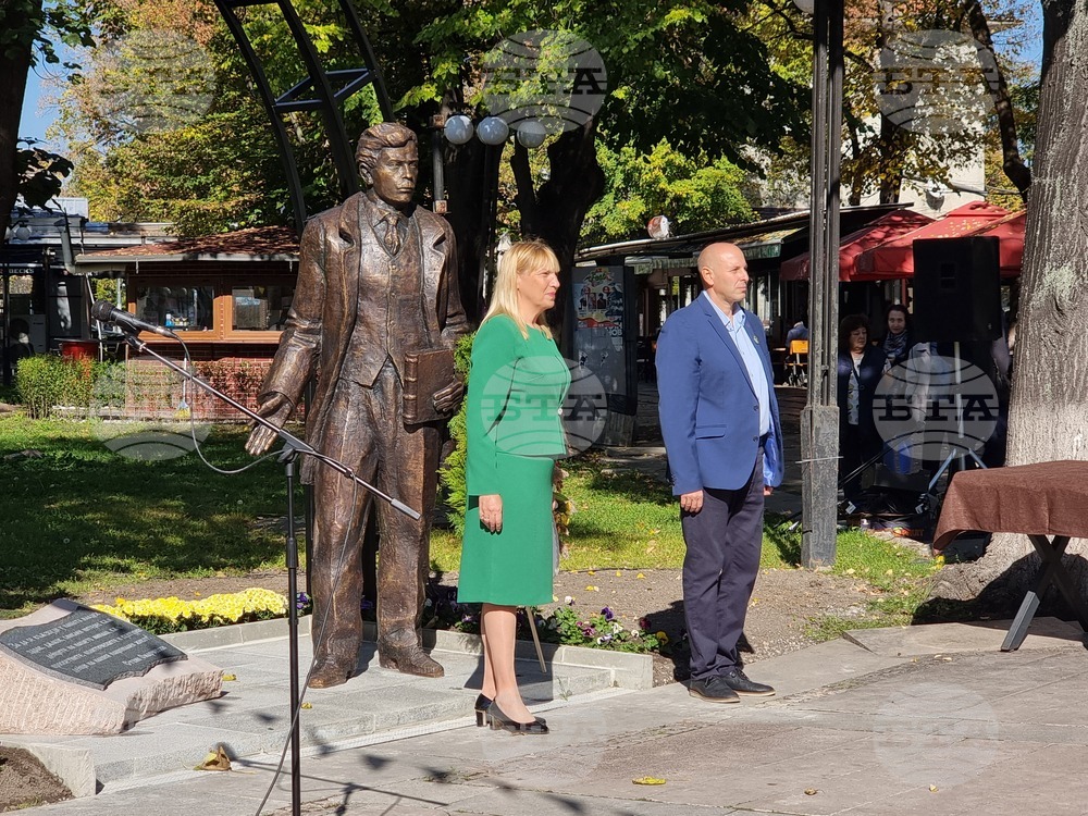 Нова Загора - паметник на Стоян Омарчевски - откриване