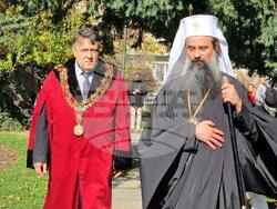 Софийският университет отбеляза с шествие Деня на народните будители 