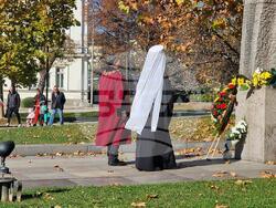 Софийският университет отбеляза с шествие Деня на народните будители 