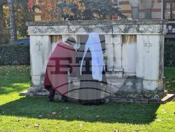 Софийският университет отбеляза с шествие Деня на народните будители 