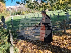 Добрич - панихида - Военно гробище-музей