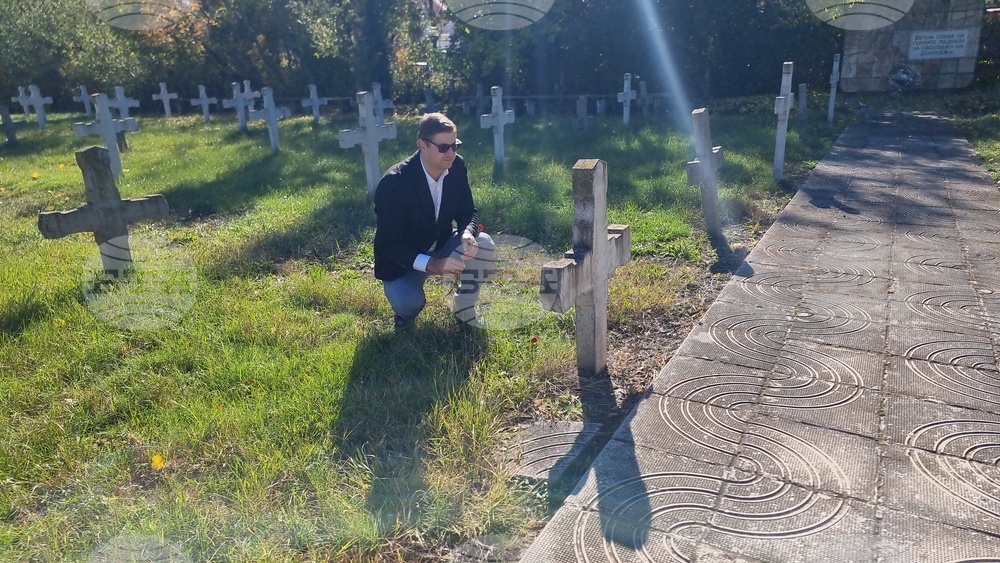 Добрич - панихида - Военно гробище-музей