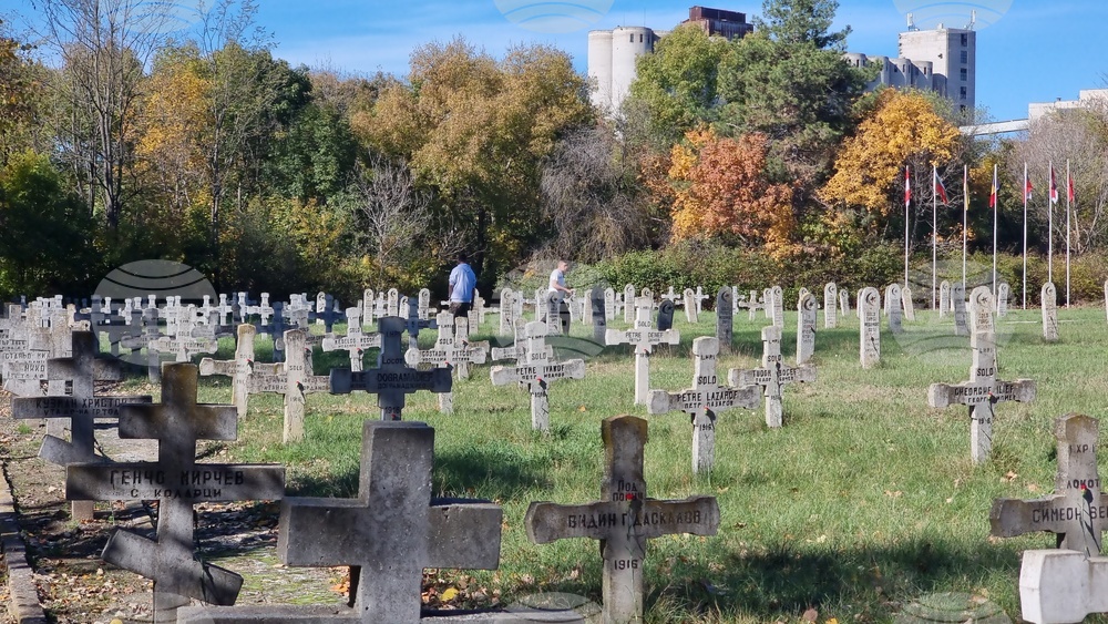 Добрич - панихида - Военно гробище-музей