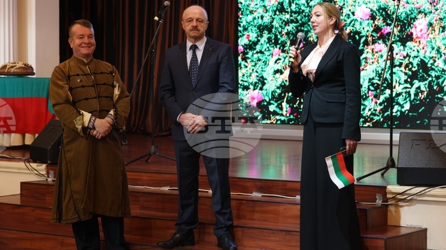 Елена Слатинска-Ованезова, временно управляващата Българското посолство в Киев: Денят на народните будители е празник на знанието, стремежа и българския дух