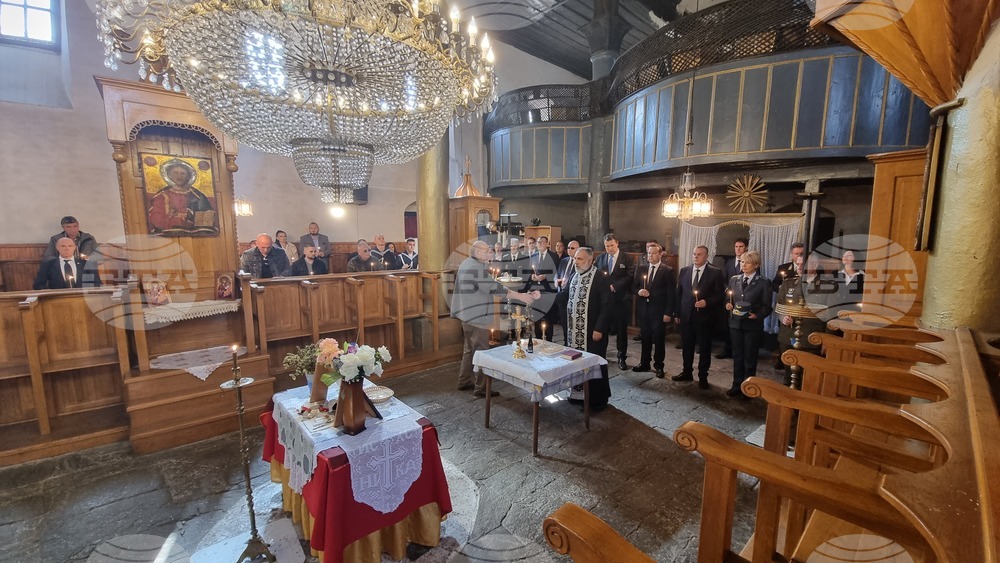 Република Северна Македония - Село Цапари - Архангелова Задушница - църква "Св. Георги" - панихида