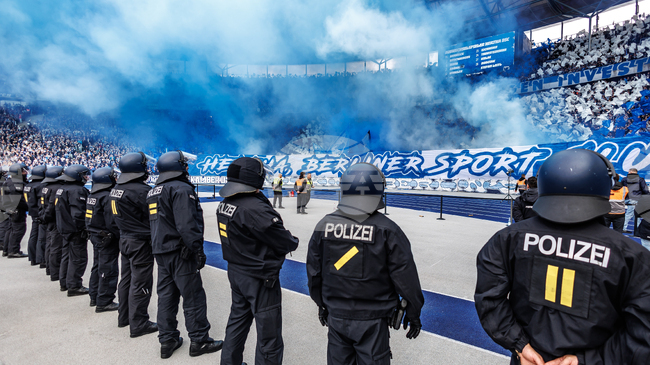 Германски фенове ще продължат протестите си срещу планираните мерки за сигурност