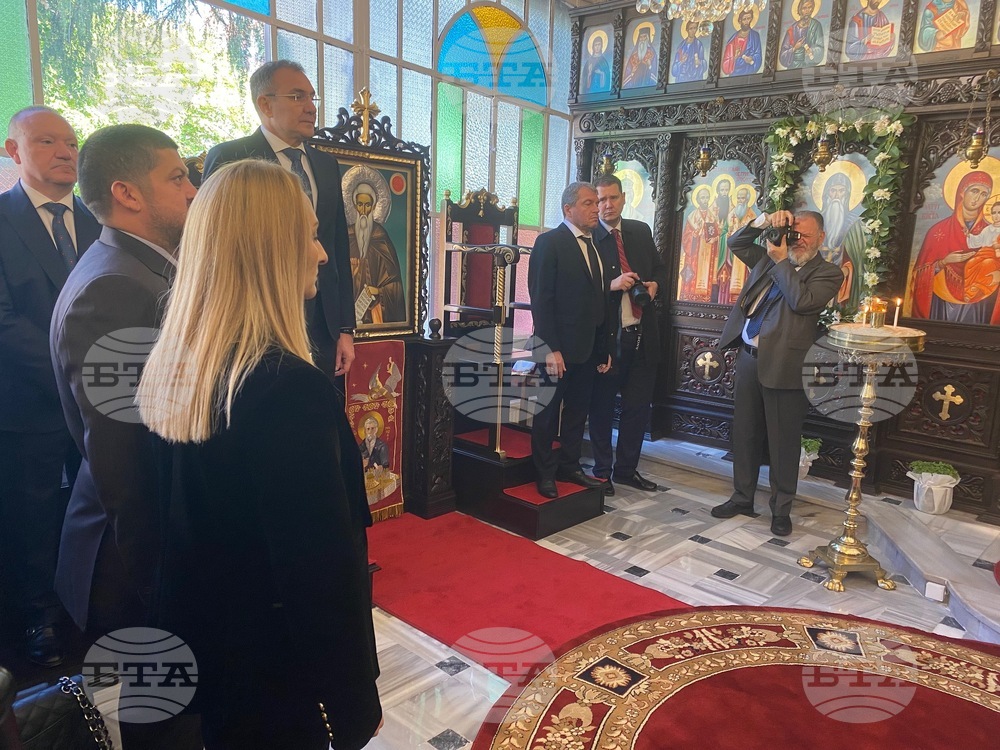 Турция - Истанбул - църква „Св. Иван Рилски“ - литургия