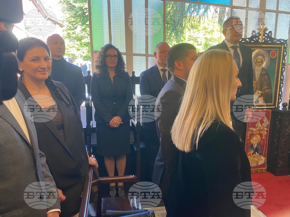 Турция - Истанбул - църква „Св. Иван Рилски“ - литургия