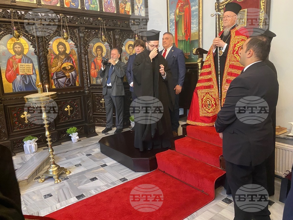 Турция - Истанбул - църква „Св. Иван Рилски“ - литургия