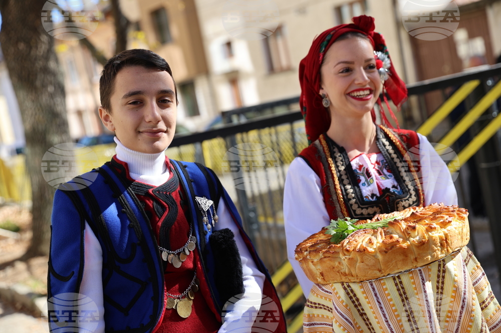 Разлог - училище - Ден на народните будители - тържество