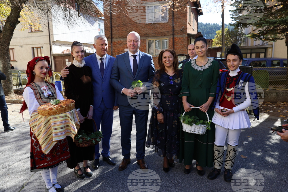 Разлог - Росен Желязков - училище - посещение