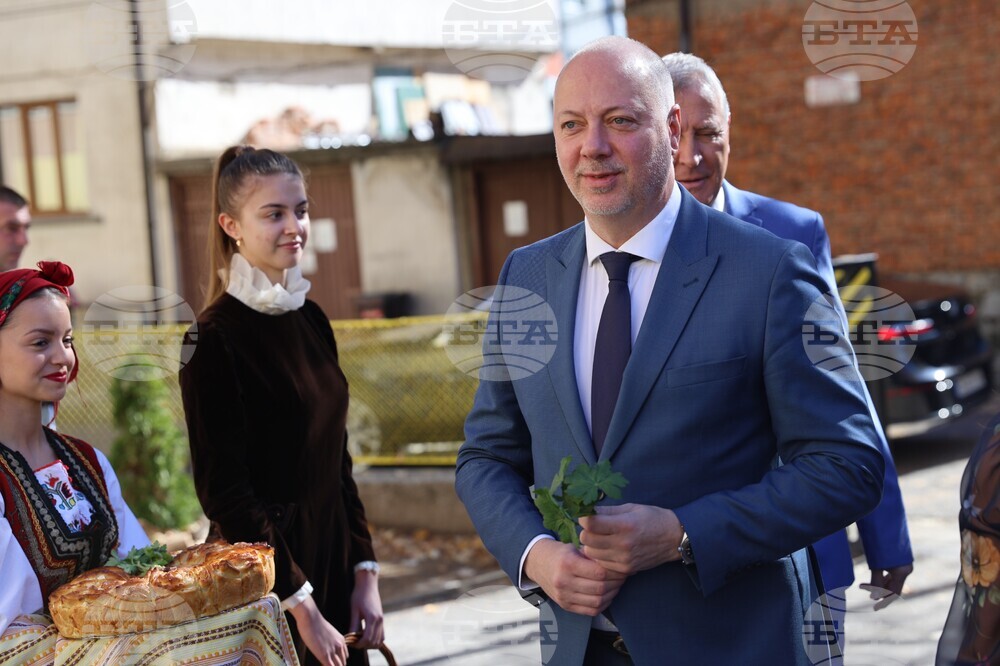 Разлог - Росен Желязков - училище - посещение