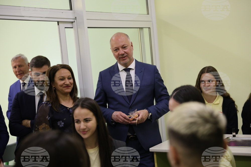 Разлог - Росен Желязков - училище - посещение