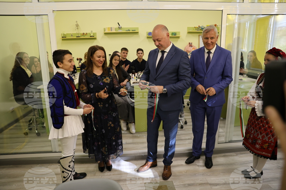 Разлог - Росен Желязков - училище - посещение