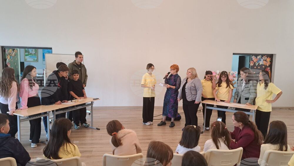 Турция - Истанбул - Българско неделно училище "Св.св. Кирил и Методий" - Ден на народните будители