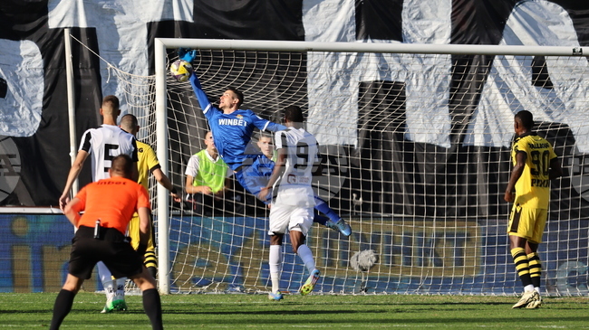 От Ботев (Пловдив) подкрепиха своя вратар Даниел Наумов след инцидента с него в градското дерби с Локомотив