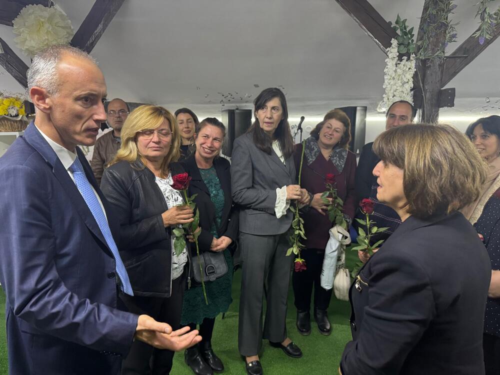 На 1 ноември министър Вълчев разговаря с учителите от Градец за мисията да просвещаваш на най-трудните места