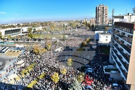 Сърбия - Нови Сад - шествие - тъжна годишнина