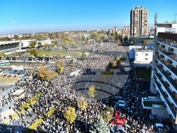 Сърбия - Нови Сад - шествие - тъжна годишнина