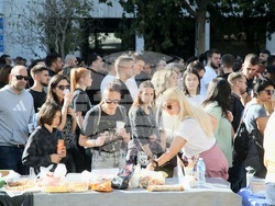 Сърбия - Нови Сад - шествие - тъжна годишнина