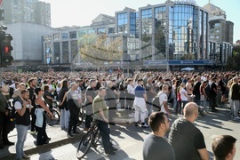 Сърбия - Нови Сад - шествие - тъжна годишнина