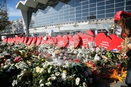 Сърбия - Нови Сад - шествие - тъжна годишнина