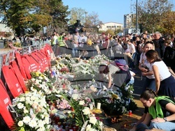 Сърбия - Нови Сад - шествие - тъжна годишнина