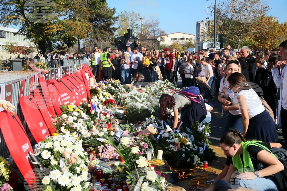 Сърбия - Нови Сад - шествие - тъжна годишнина