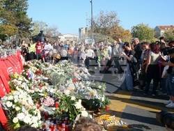 Сърбия - Нови Сад - шествие - тъжна годишнина