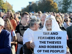 Сърбия - Нови Сад - шествие - тъжна годишнина