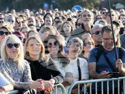 Сърбия - Нови Сад - шествие - тъжна годишнина