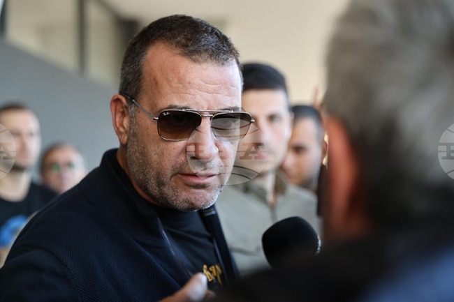 "Искахме този мач да се изиграе докрай, но когато ударят титулярния вратар - нормално е да се прекрати срещата", каза Илиян Филипов