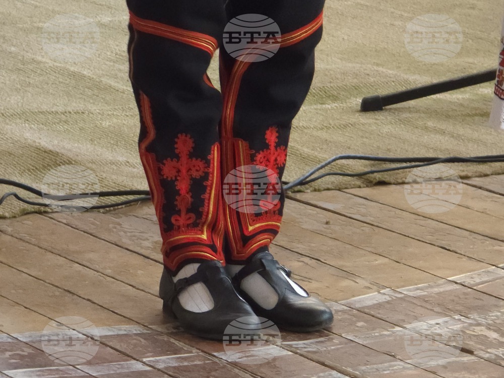 Село Кутово - читалище - „Златорожието танцува“ - проект