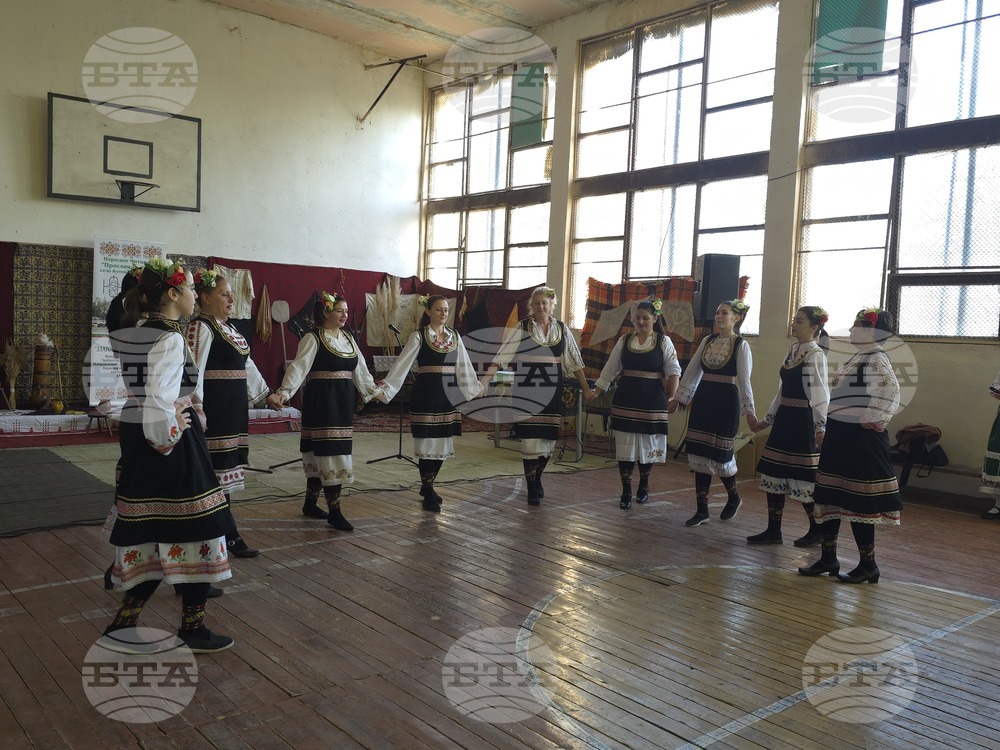 Село Кутово - читалище - „Златорожието танцува“ - проект