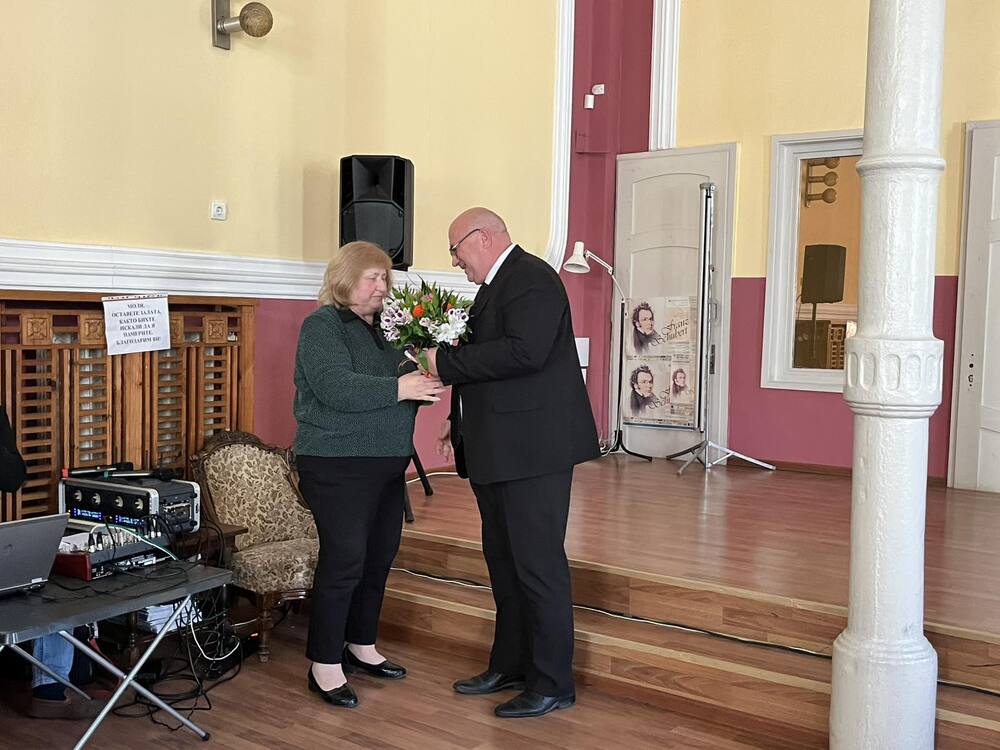 Община Русе: Млади русенски таланти спечелиха куп награди за литературни журналистически творби