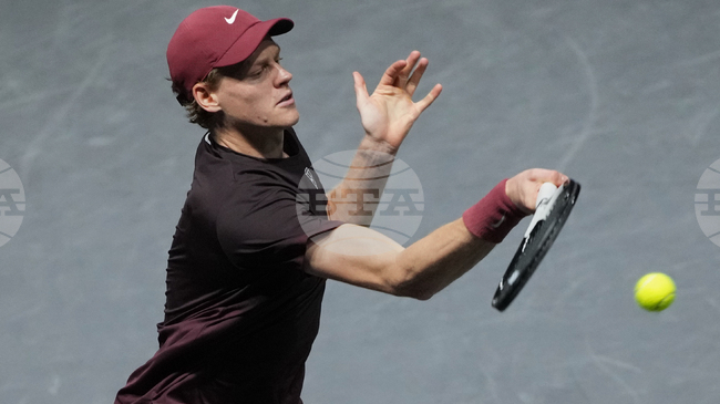 Яник Синер даде само гейм на Александър Зверев на полуфинала на "Мастърс" в Париж, Феликс Оже-Алиасим си осигури място за финалите на АТП