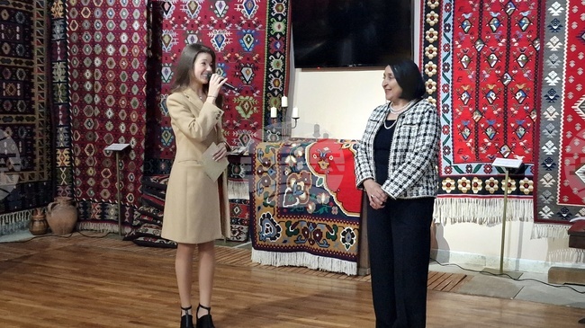 Изложба „Лицата на Чипровци“ на журналиста Йоана Димитрова откриха в Чипровци