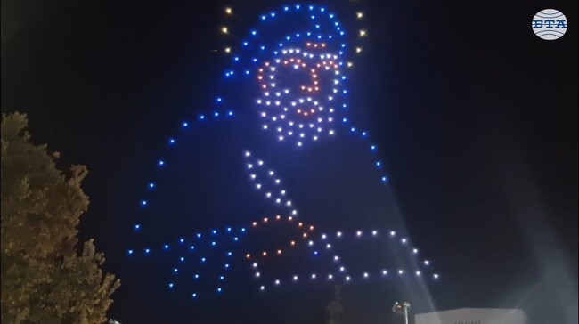 Пазарджик отбеляза Деня на народните будители с празнично шествие, светлинно и звуково шоу и концерт