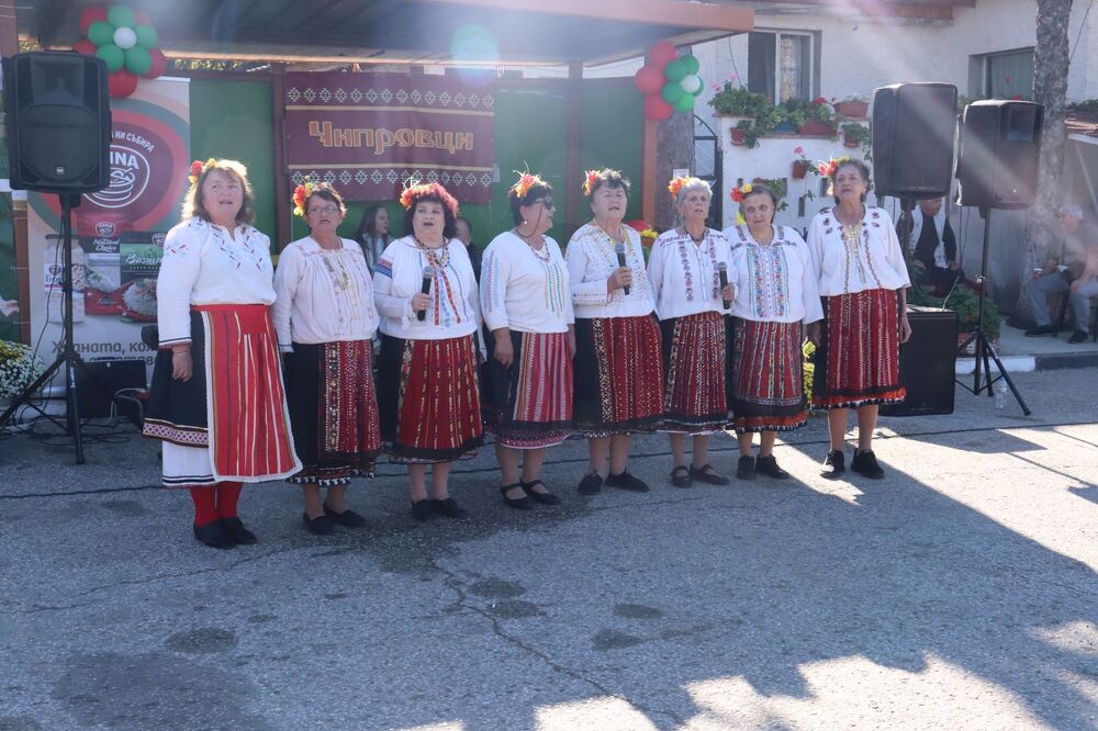 Областна администрация Русе: При изключителен интерес премина първият по рода си кулинарно-фолклорен фестивал „Празник на Хотанската сарма“