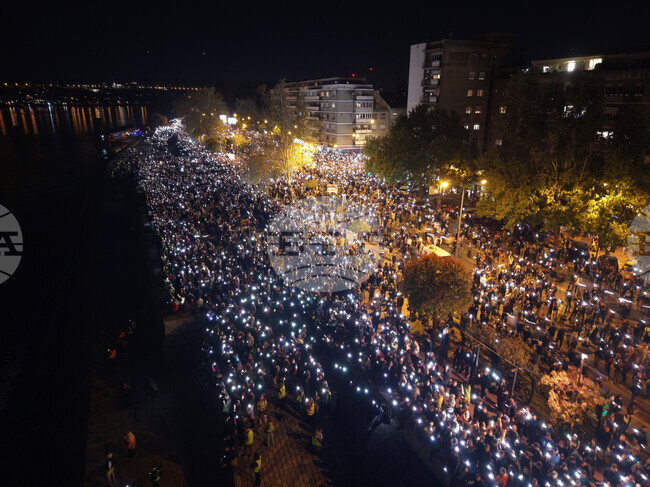 Бившият баскетболен национал на Сърбия Владимир Щимац е бил арестуван на протест в Белград