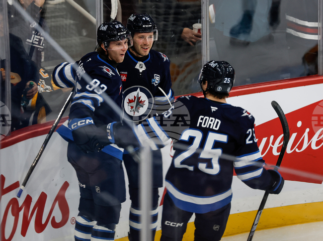 Penguins Jets Hockey