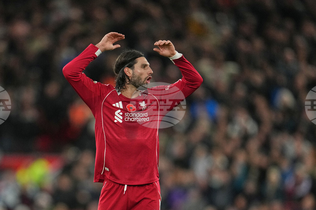 Ливърпул започва преговори за нов договор със Собослай 