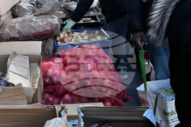 CORRECTION US-Government Shutdown-Food Lines