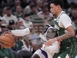 Kings Bucks Basketball