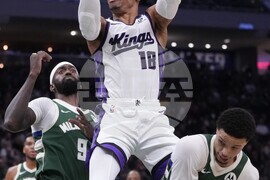 Kings Bucks Basketball