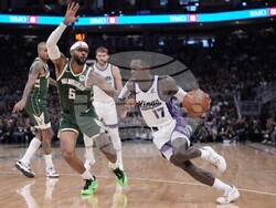 Kings Bucks Basketball