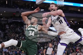 Kings Bucks Basketball